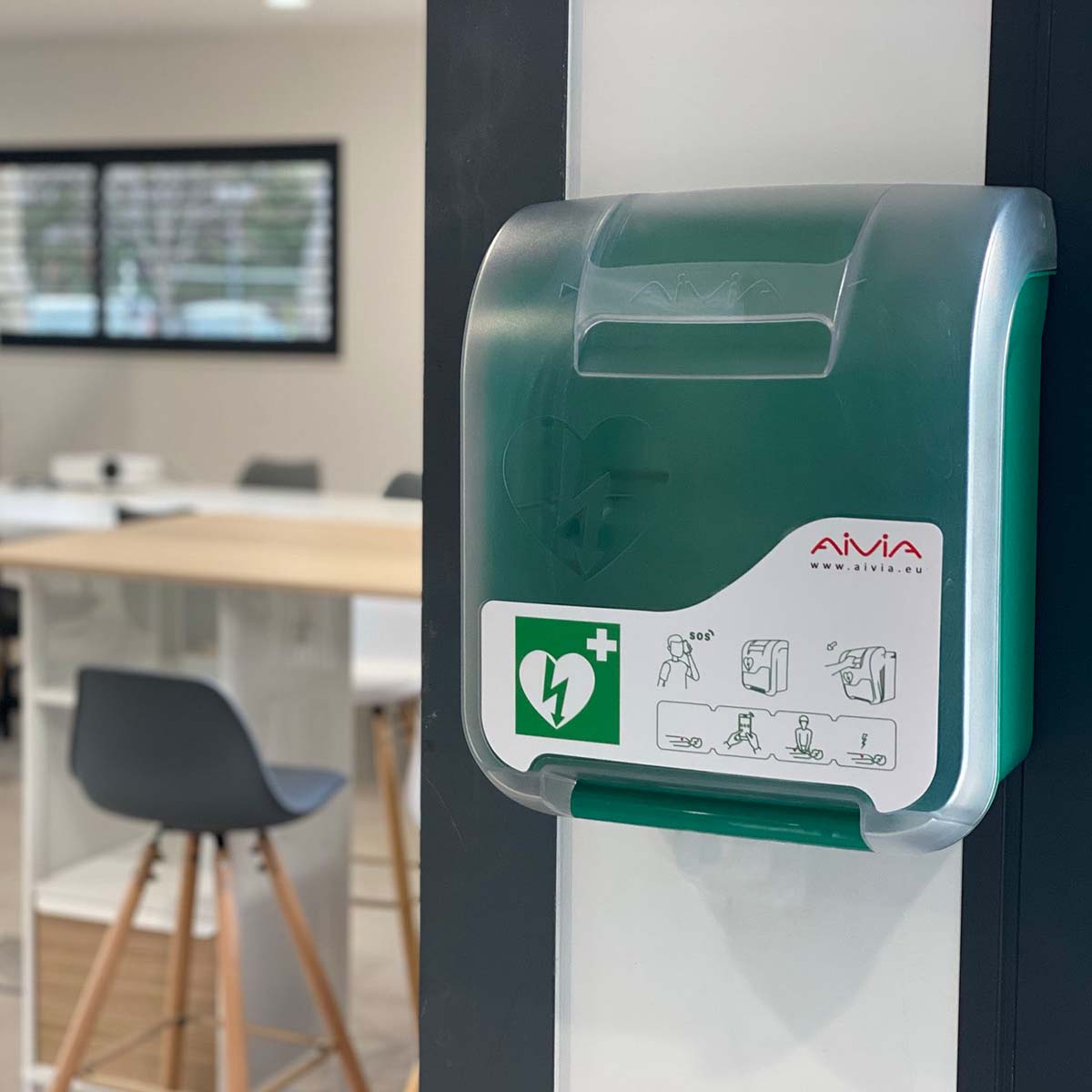 AIVIA IN AED Cabinet With Alarm