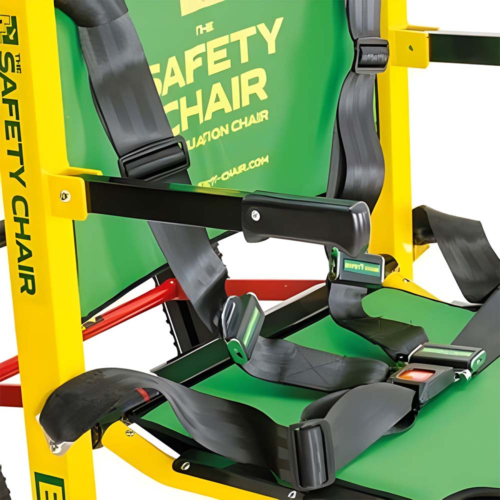 A close-up of the 4-point harness of the Safety Chair EV-5000.